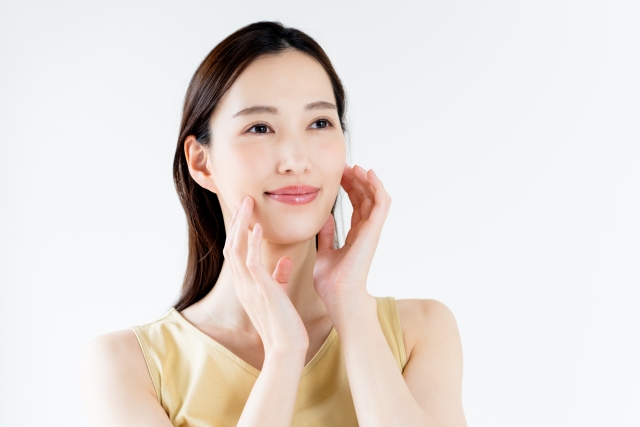 お肌を解放する毛穴レスノーファンデのためのスキンケア